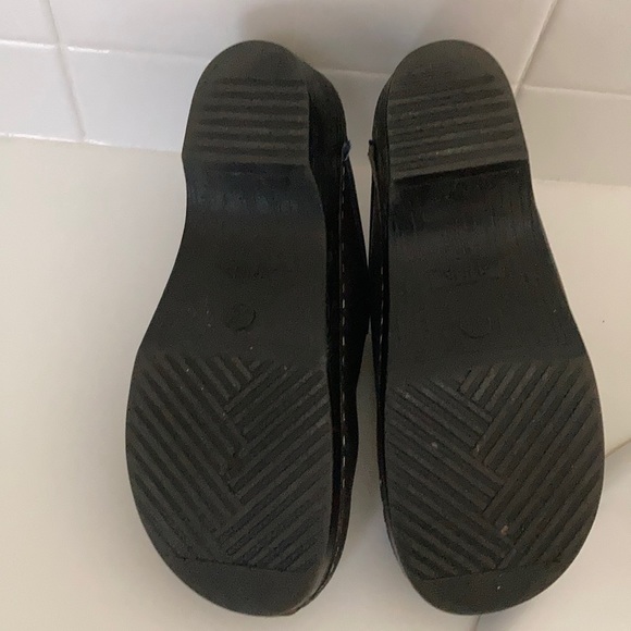Clogs - Picture 5 of 6